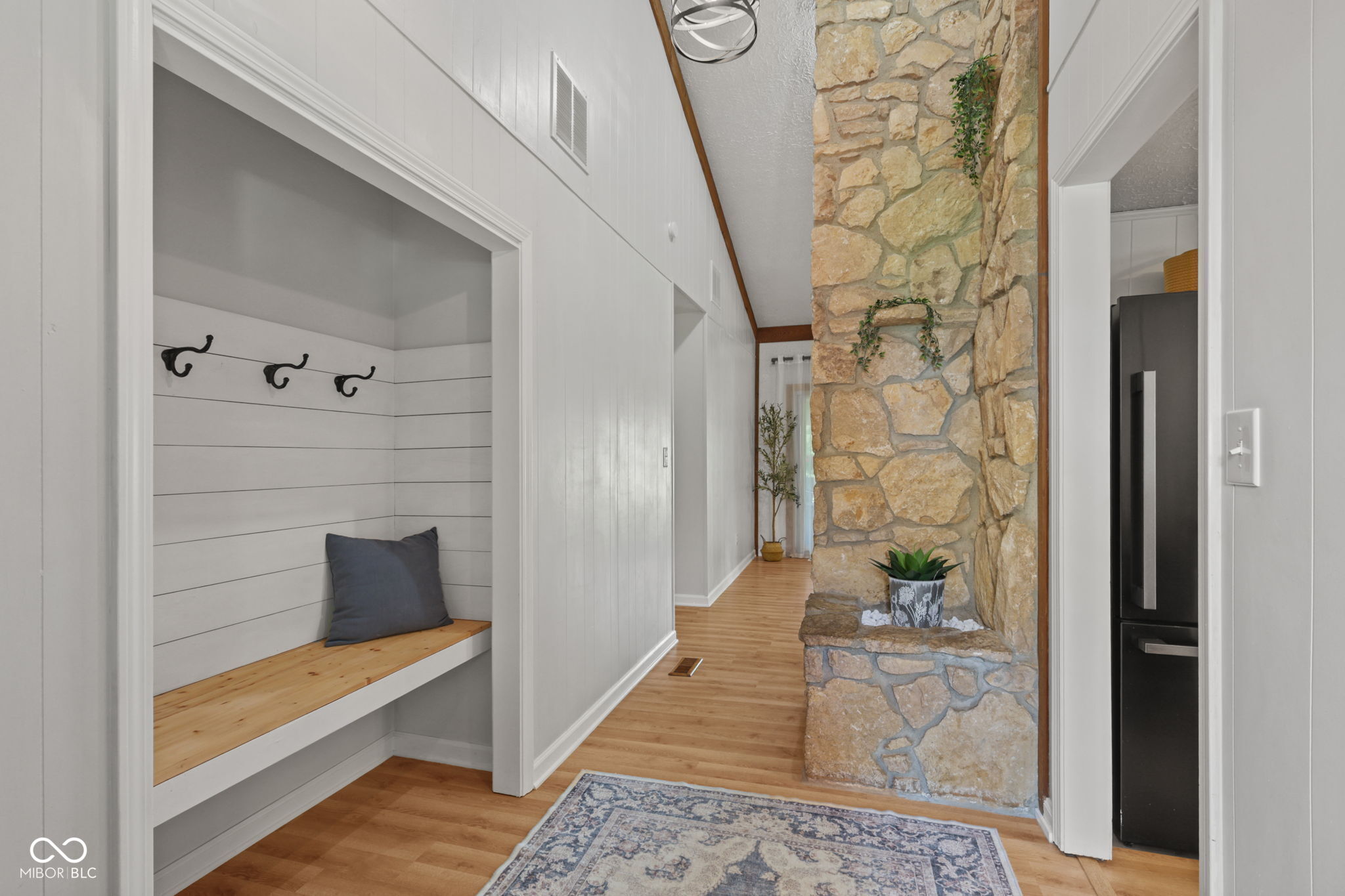 1092 S Quail Court