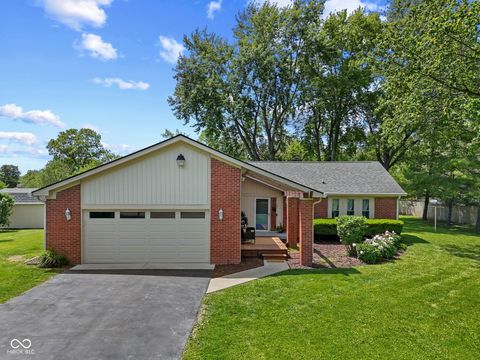 Photo of 1092 S Quail Court, New Palestine, IN 46163 (MLS # 22101700)