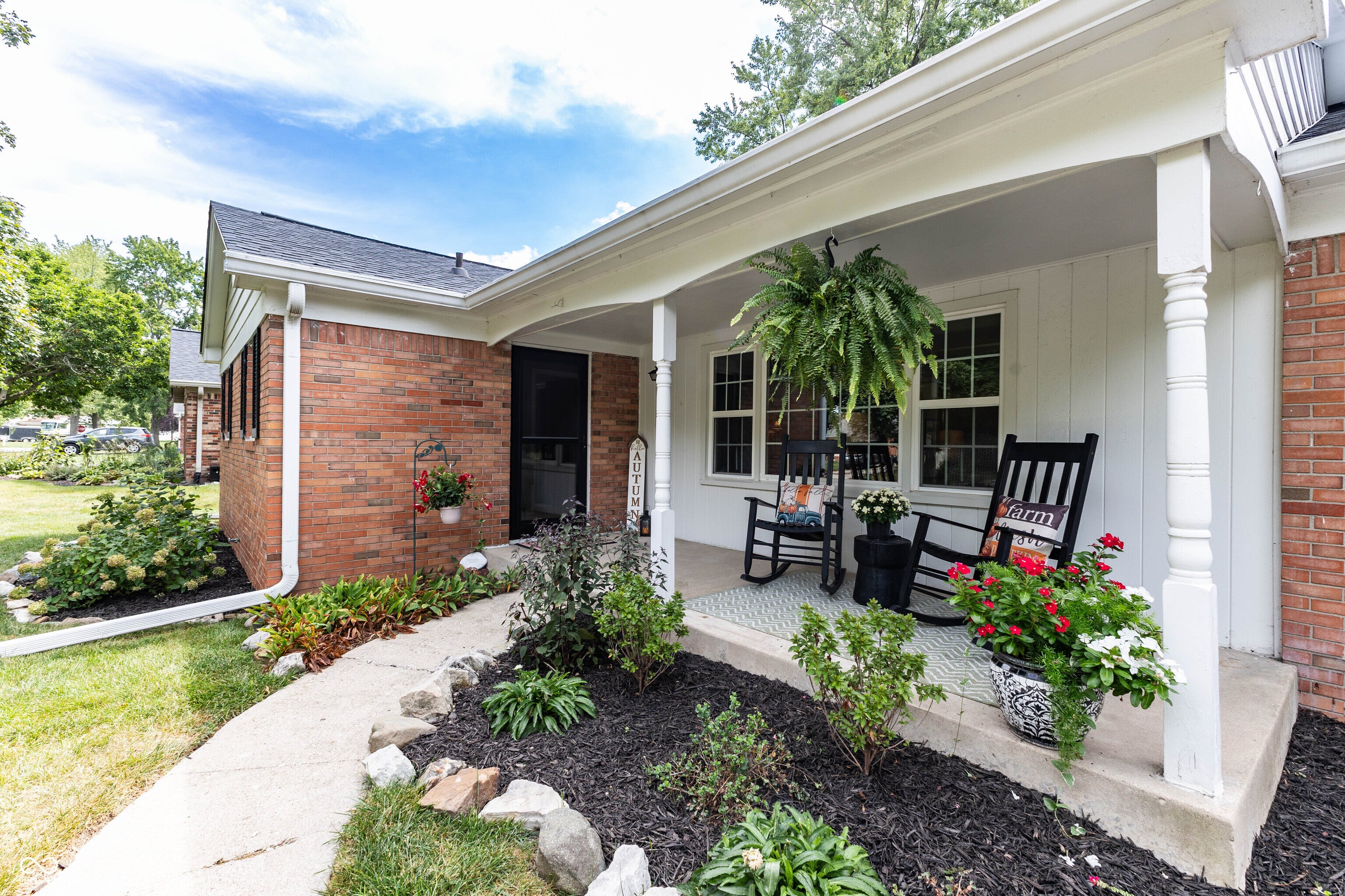 6821 Willoughby Court