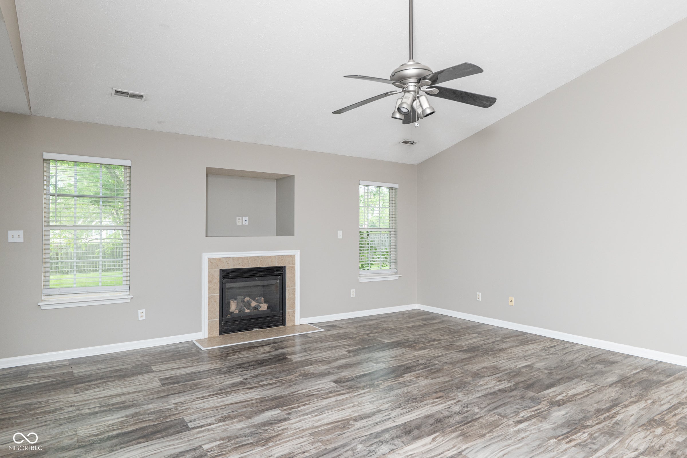 10211 Gate Drive