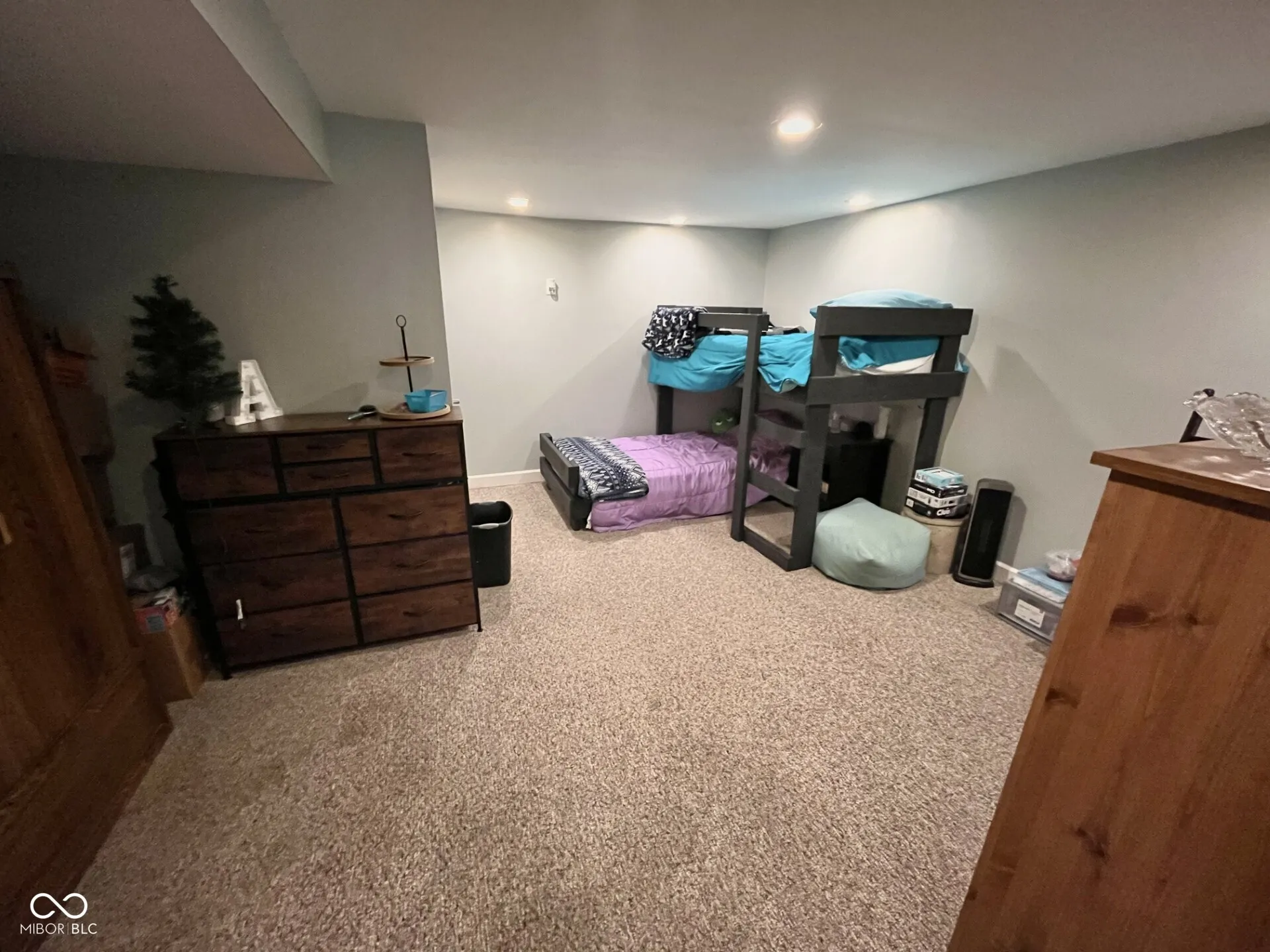 Brownstown, Indiana 47220, United States, 3 Bedrooms Bedrooms, ,2 BathroomsBathrooms,Residential,Pending,44223