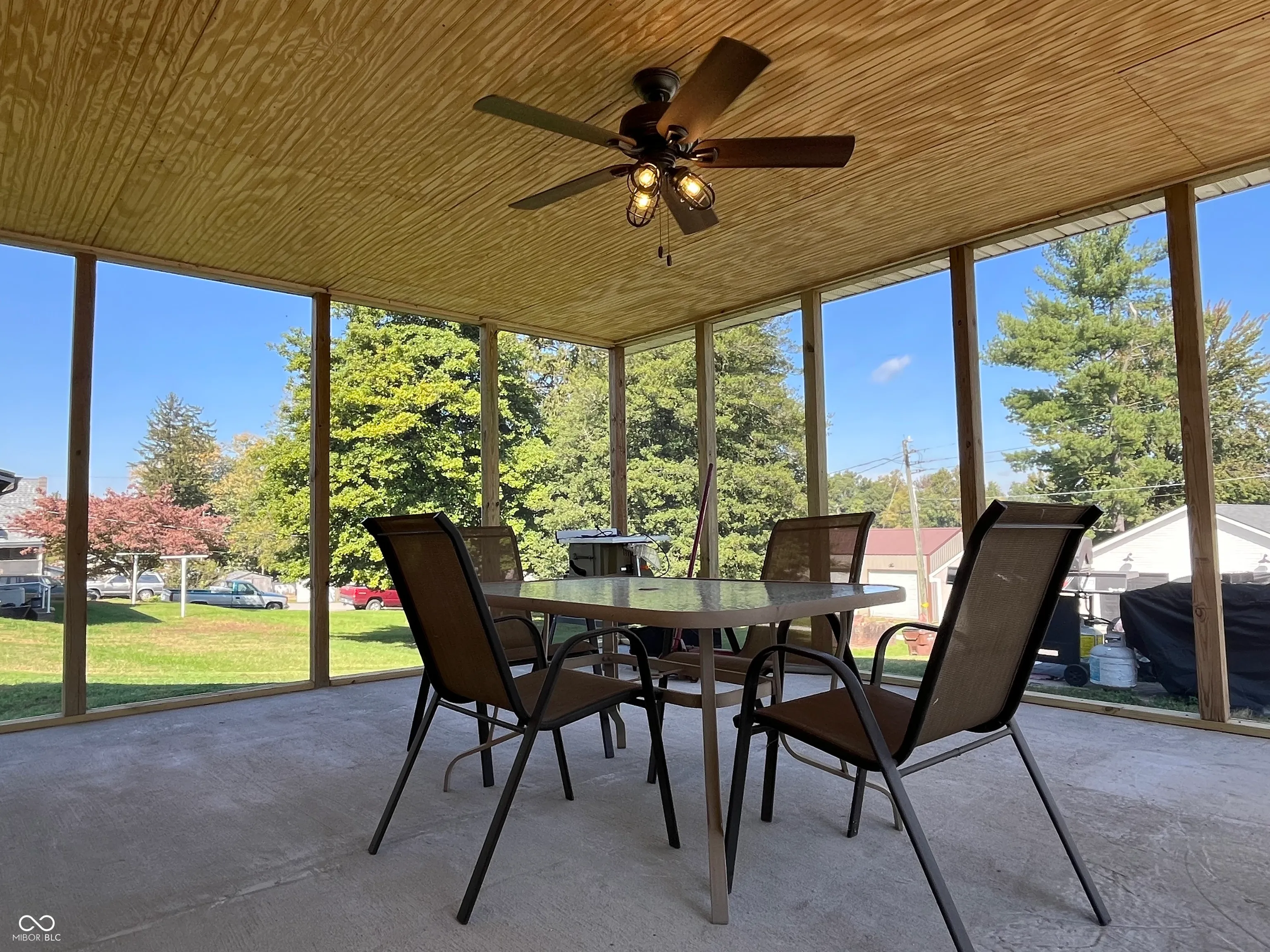 Brownstown, Indiana 47220, United States, 3 Bedrooms Bedrooms, ,2 BathroomsBathrooms,Residential,Pending,44223