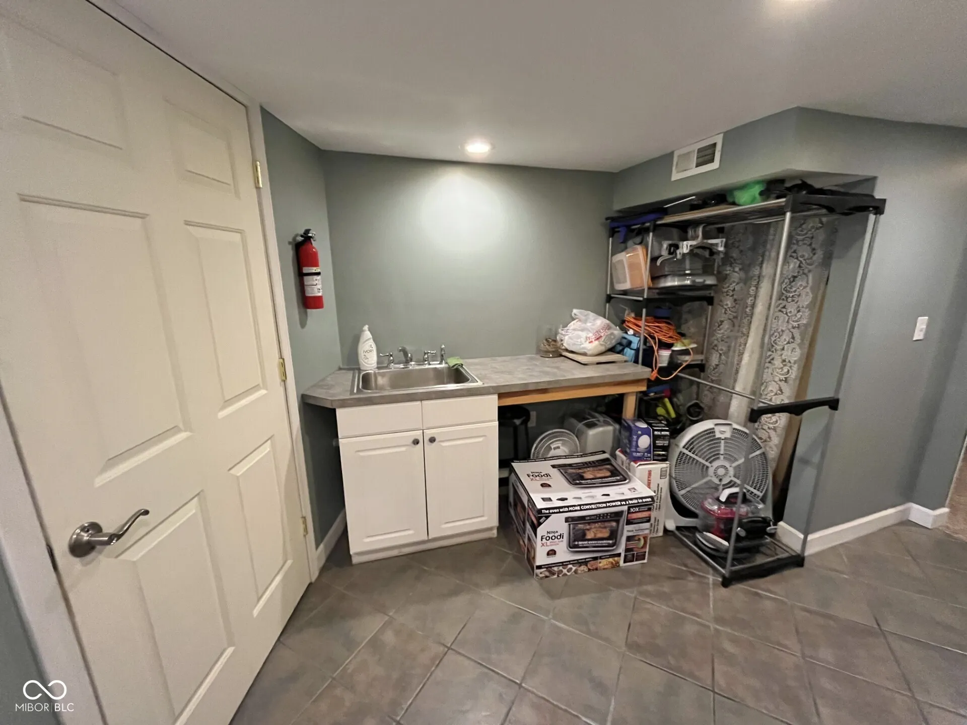 Brownstown, Indiana 47220, United States, 3 Bedrooms Bedrooms, ,2 BathroomsBathrooms,Residential,Pending,44223