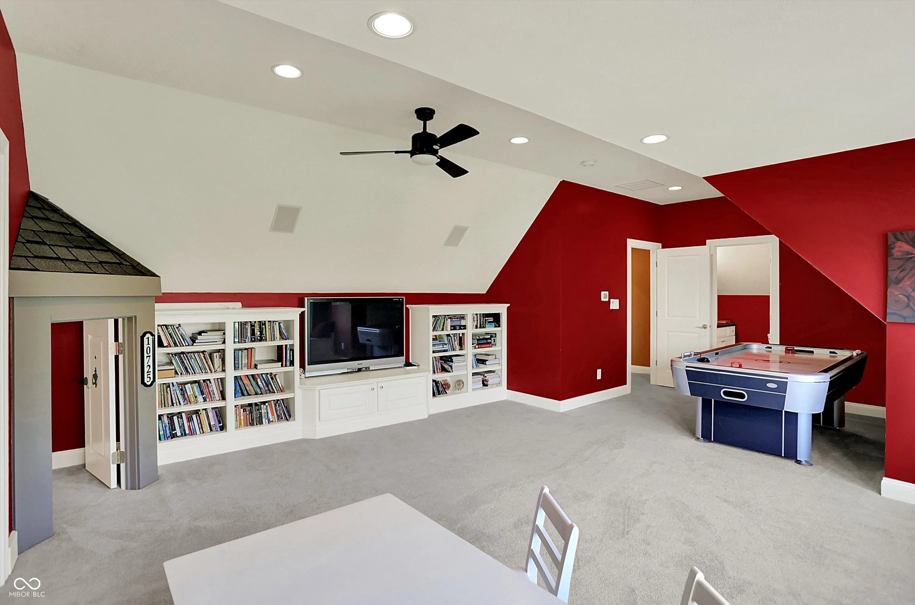 Fishers, Indiana 46037, United States, 6 Bedrooms Bedrooms, ,9 BathroomsBathrooms,Residential,Active,214118