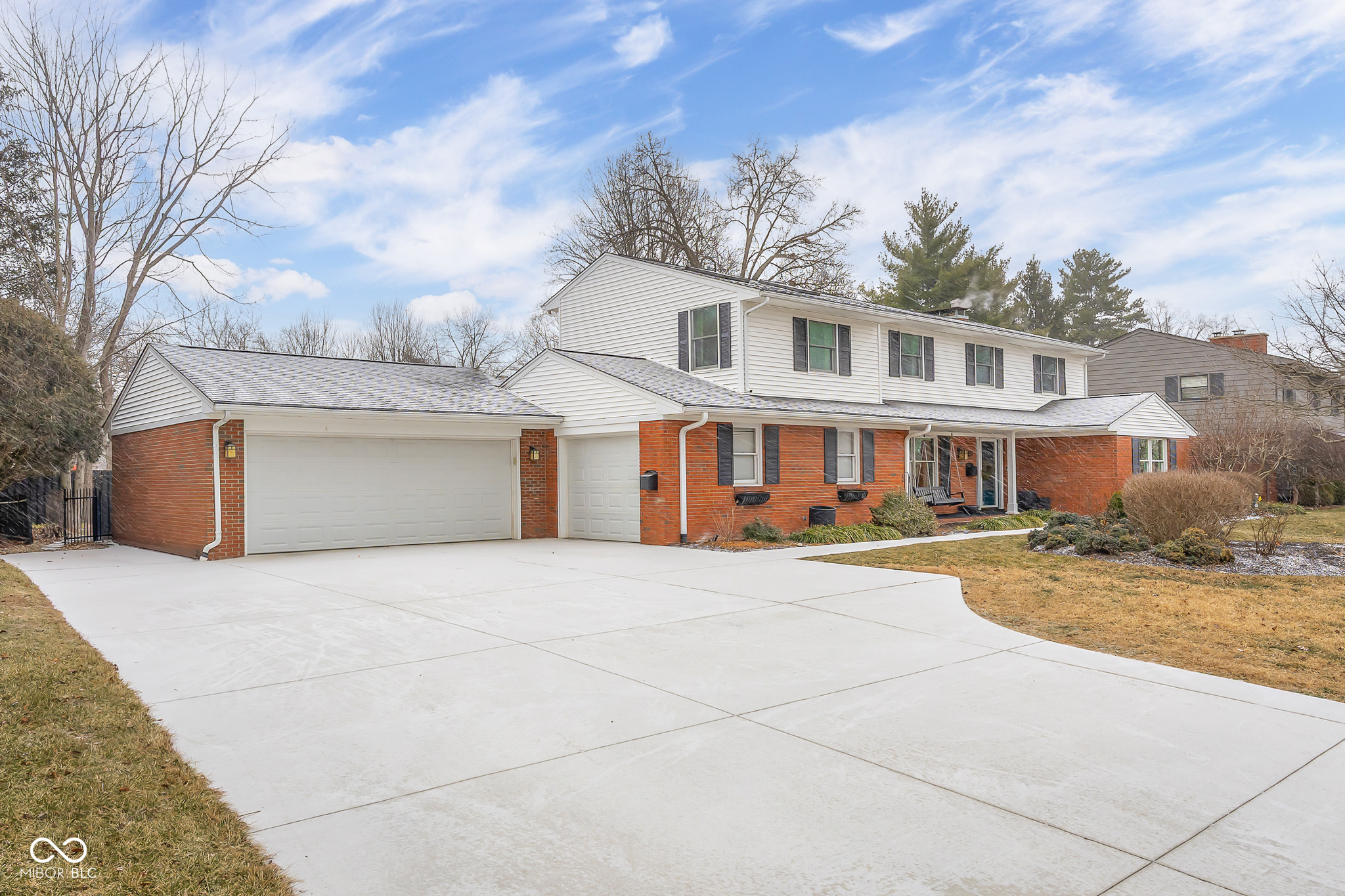 4123 N Riverside Drive