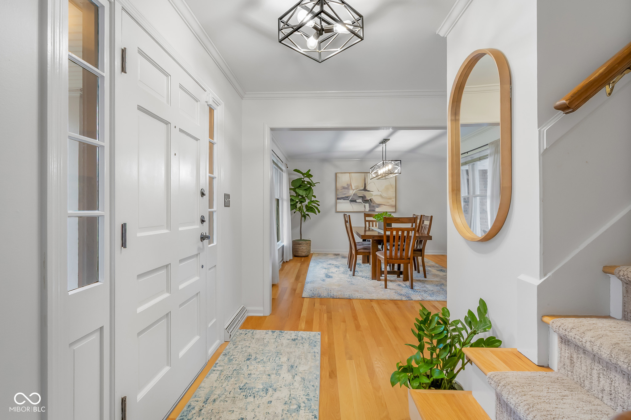 4123 N Riverside Drive