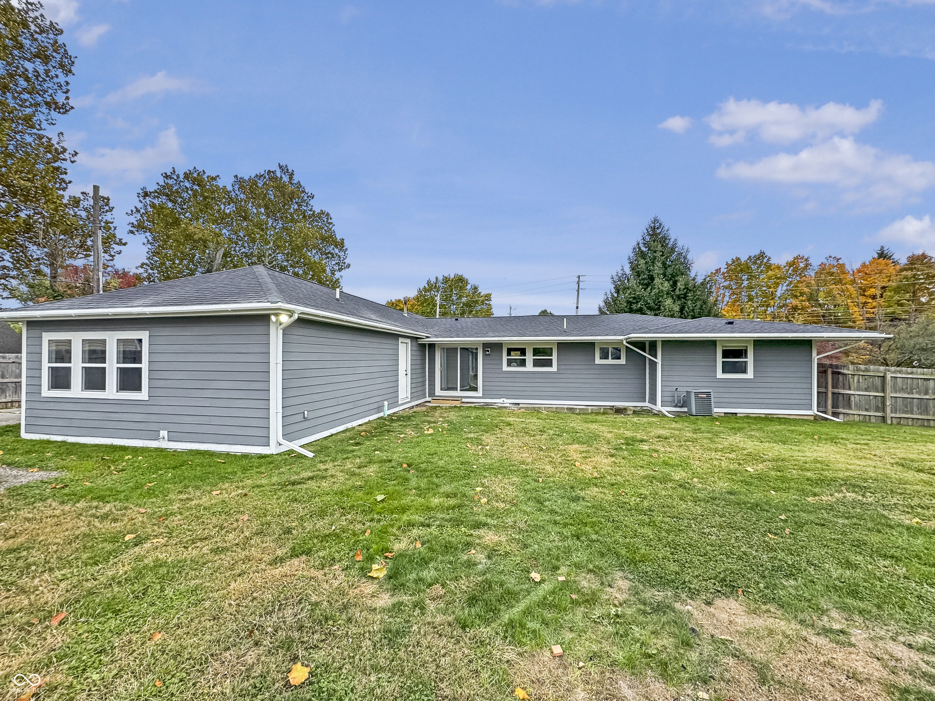 2932 E Edgewood Avenue