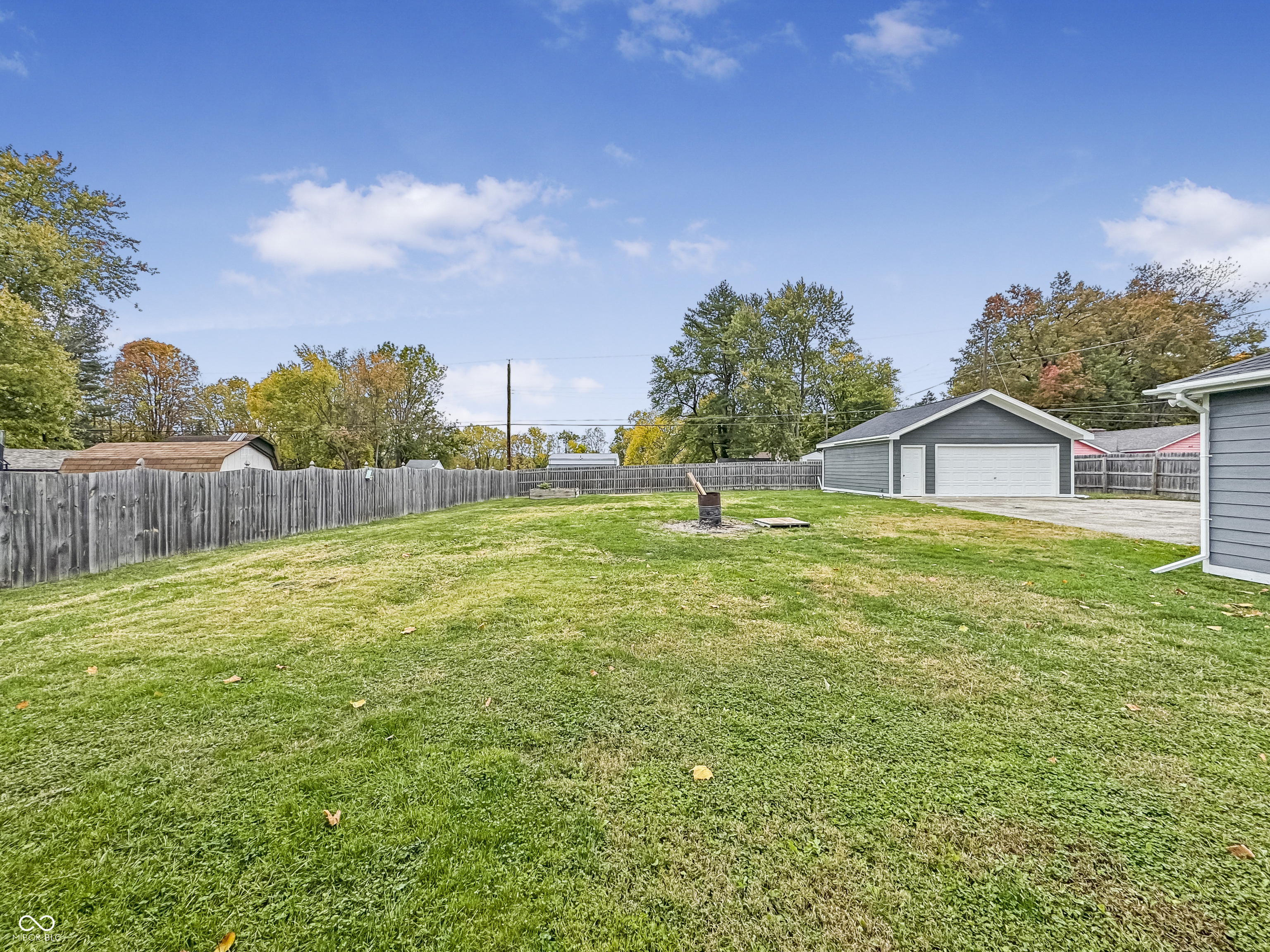 2932 E Edgewood Avenue