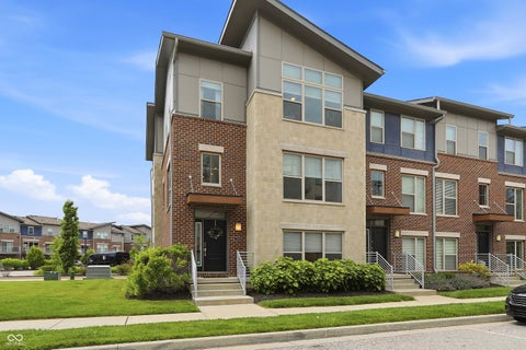 Photo of 12932 Grand Vue Drive, Carmel, IN 46032 (MLS # 22108648)