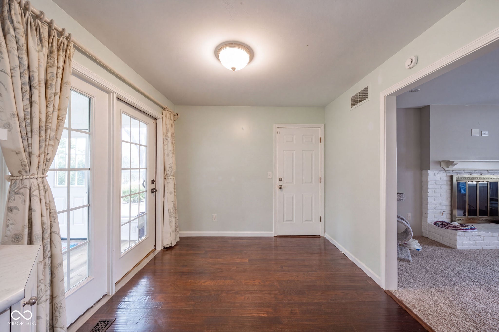 908 Whispering Trail