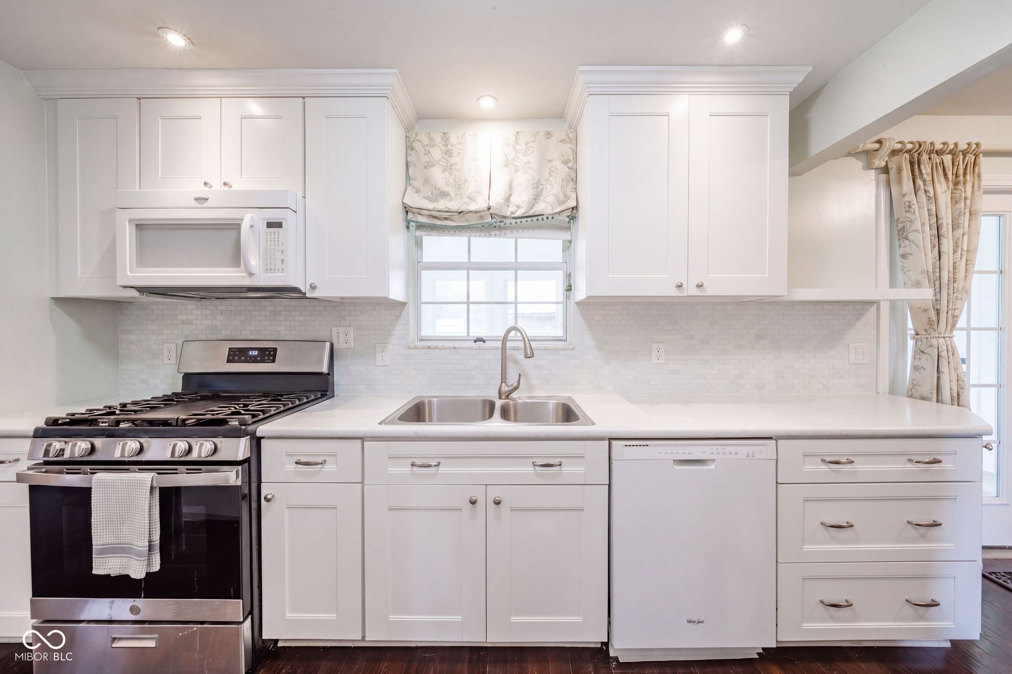 908 Whispering Trail