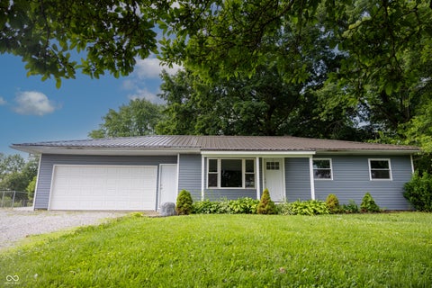 Photo of 1565 W State Road 32, Crawfordsville, IN 47933 (MLS # 22107759)
