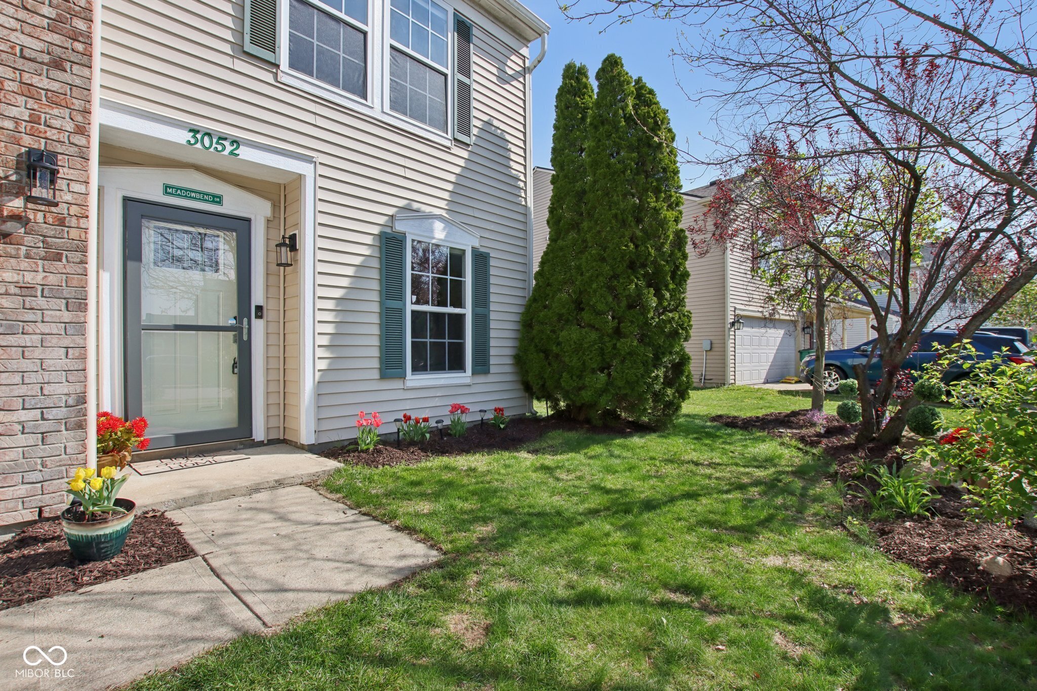 3052 W Meadowbend Drive