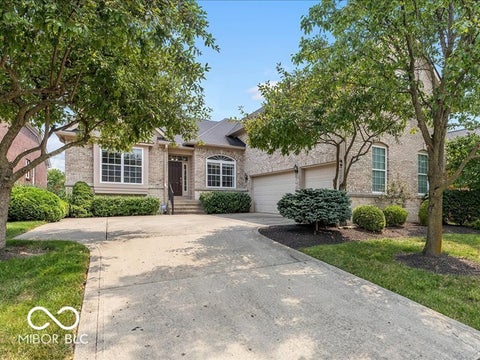 Photo of 15471 Mission Hills Drive, Carmel, IN 46033 (MLS # 22119171)