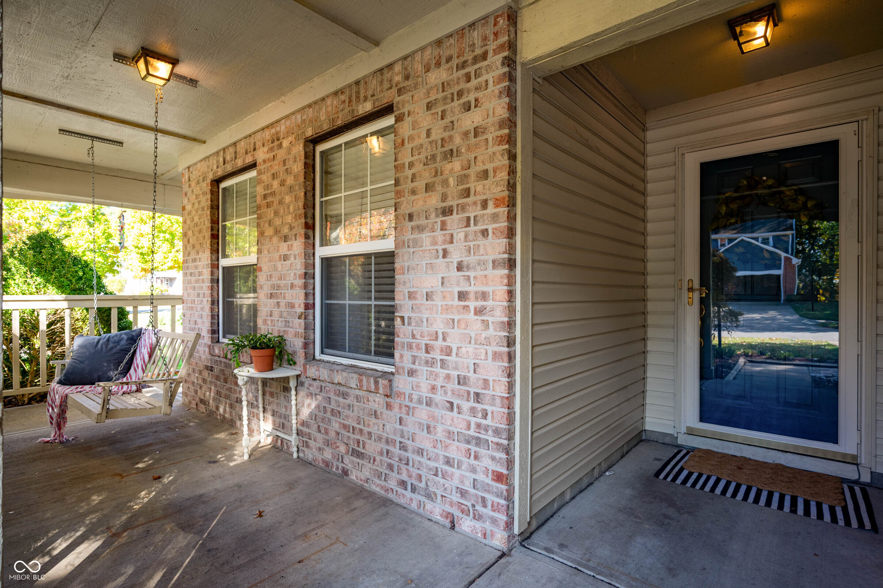 19506 Creekview Drive