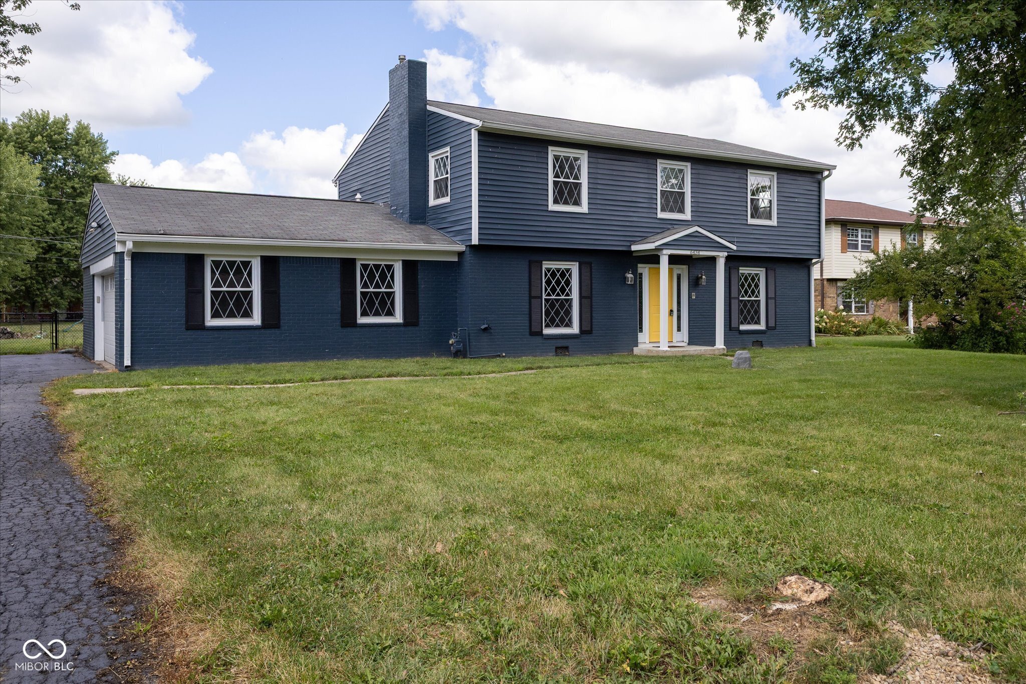 6434 Maple Manor