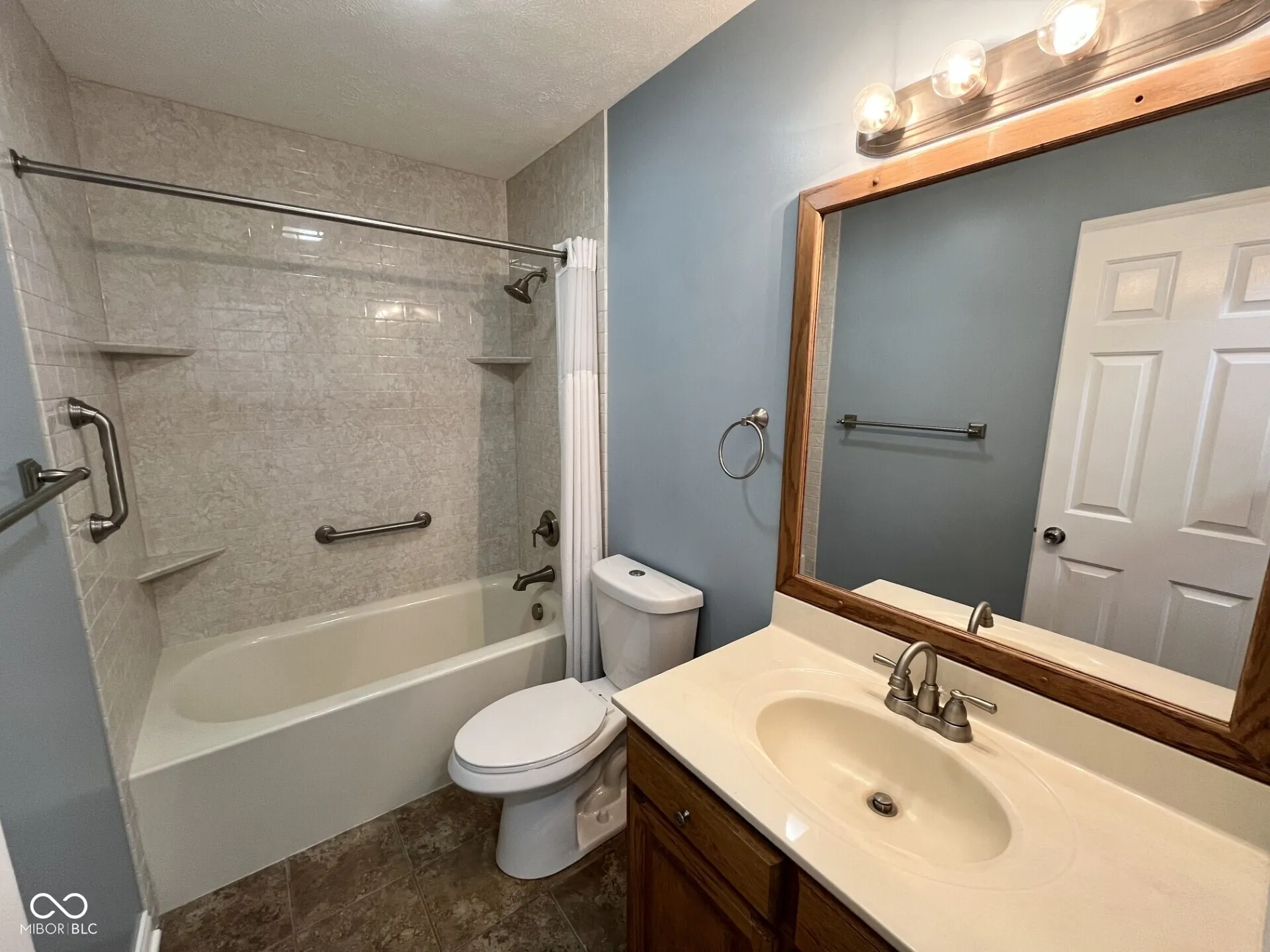 Seymour, Indiana 47274, United States, 3 Bedrooms Bedrooms, ,3 BathroomsBathrooms,Residential,Active,251040