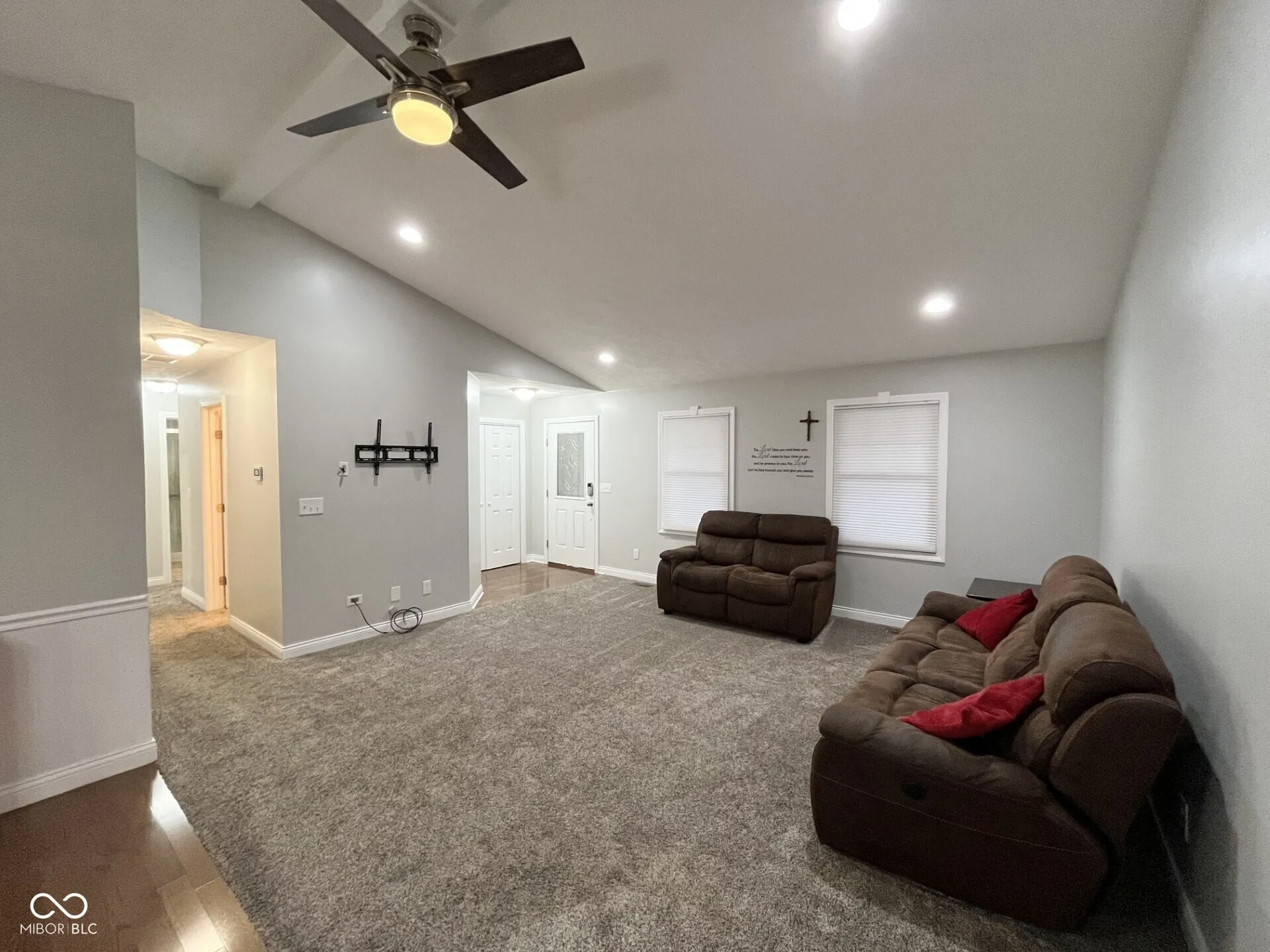 Seymour, Indiana 47274, United States, 3 Bedrooms Bedrooms, ,3 BathroomsBathrooms,Residential,Active,251040