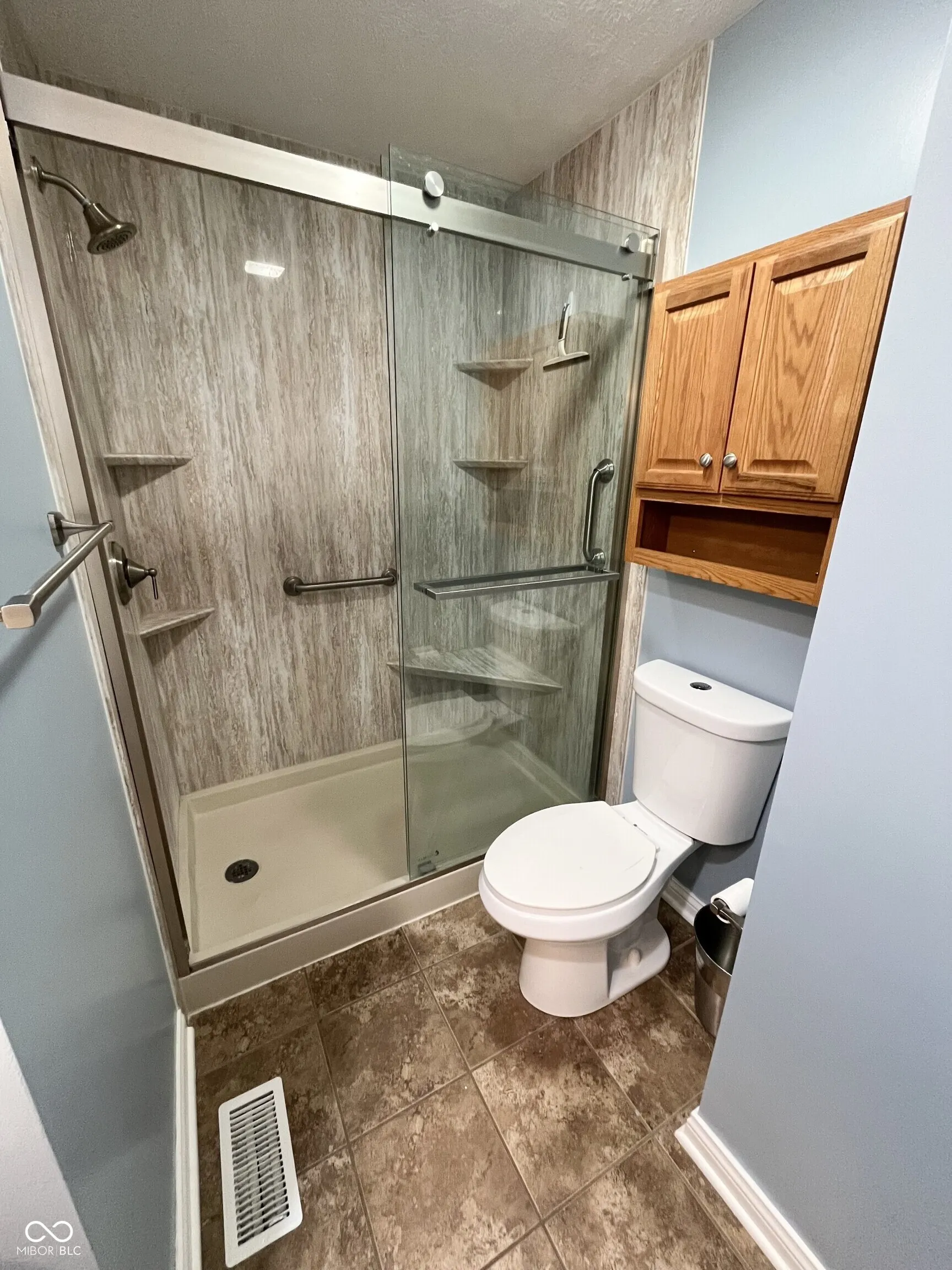 Seymour, Indiana 47274, United States, 3 Bedrooms Bedrooms, ,3 BathroomsBathrooms,Residential,Active,251040