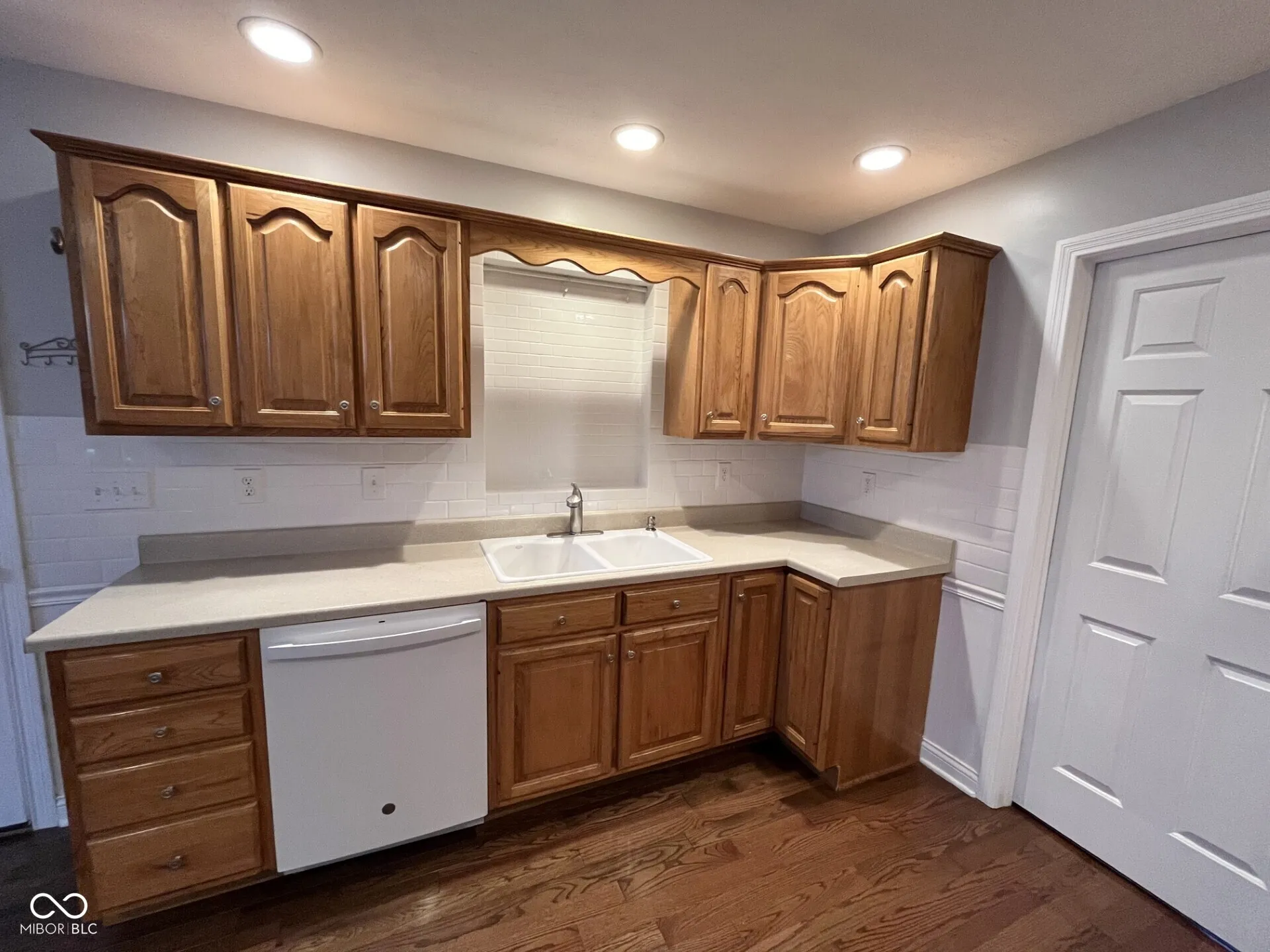 Seymour, Indiana 47274, United States, 3 Bedrooms Bedrooms, ,3 BathroomsBathrooms,Residential,Active,251040