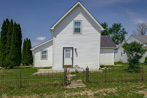 2402 N B Street, Elwood, IN 46036 - MLS#: 22035543