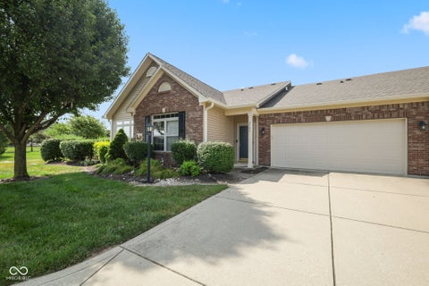 Photo of 2509 Big Bear Lane #15, Indianapolis, IN 46217 (MLS # 22117677)