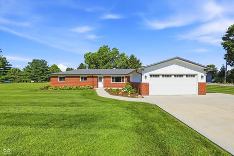 Photo of 2540 Fire Station Road, Martinsville, IN 46151 (MLS # 22108934)