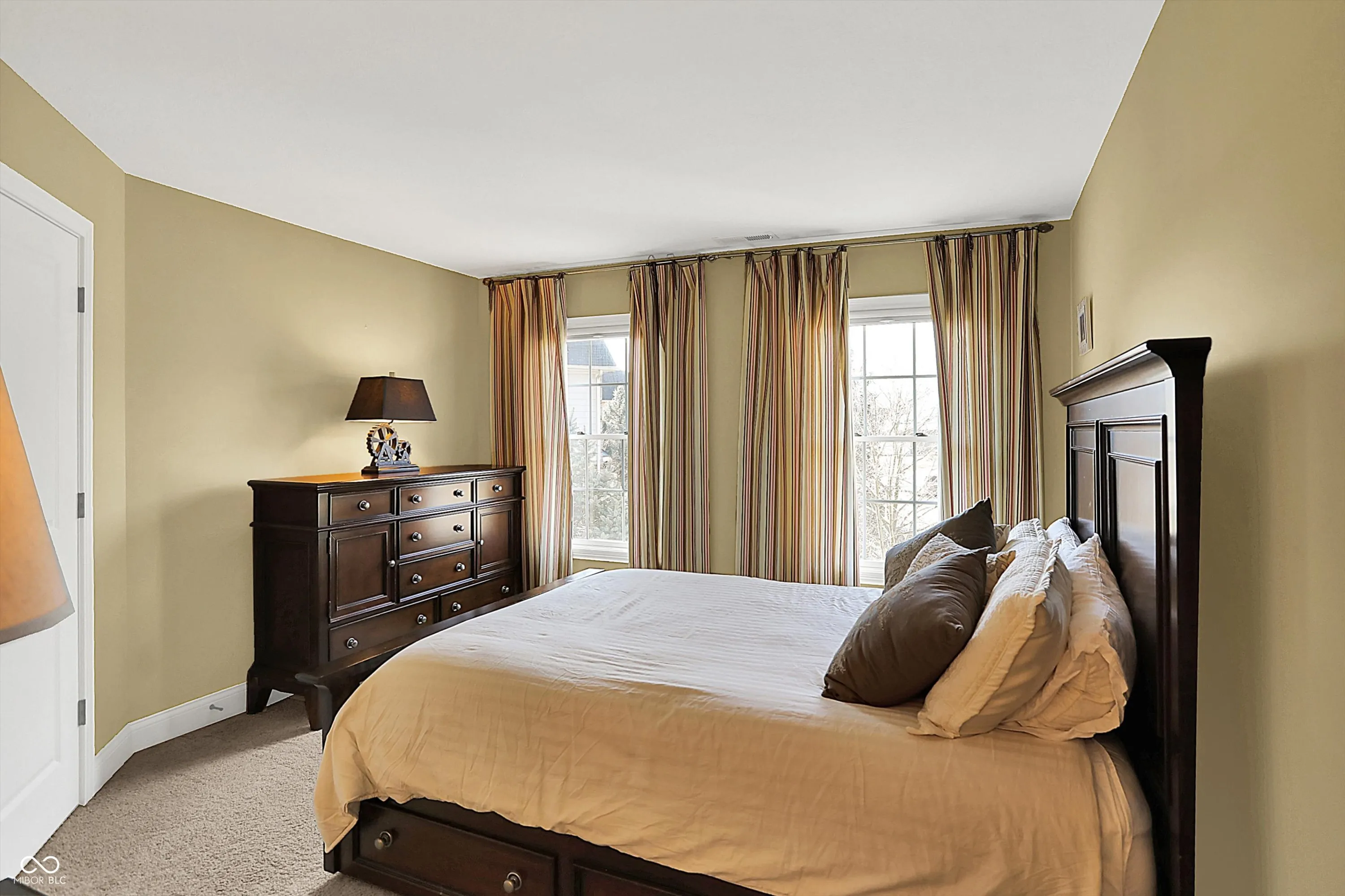 McCordsville, Indiana 46055, United States, 5 Bedrooms Bedrooms, ,4 BathroomsBathrooms,Residential,Pending,85859