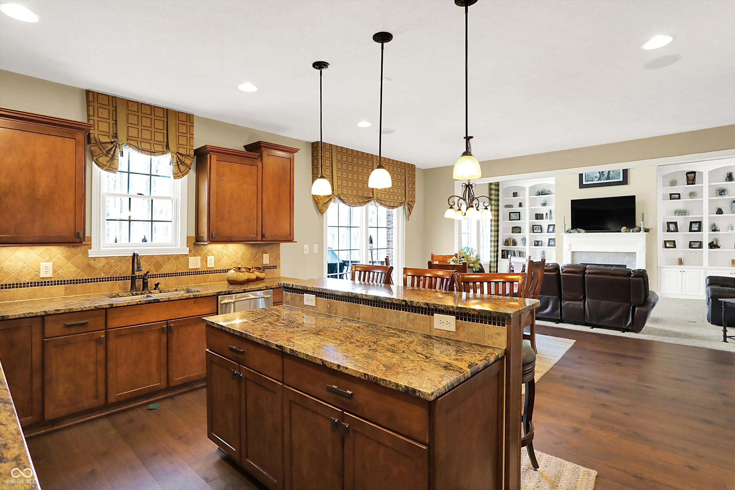 McCordsville, Indiana 46055, United States, 5 Bedrooms Bedrooms, ,4 BathroomsBathrooms,Residential,Pending,85859