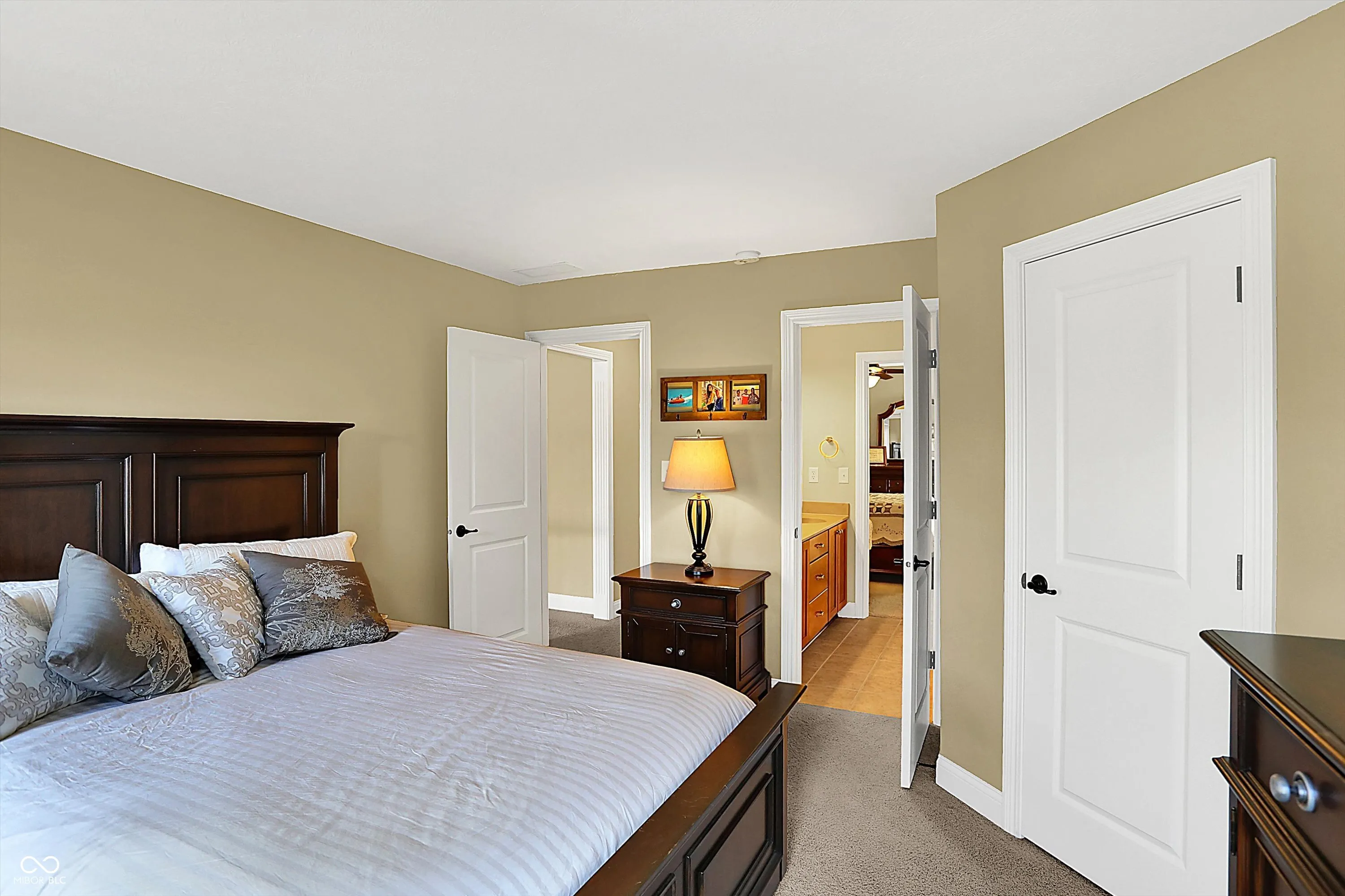 McCordsville, Indiana 46055, United States, 5 Bedrooms Bedrooms, ,4 BathroomsBathrooms,Residential,Pending,85859