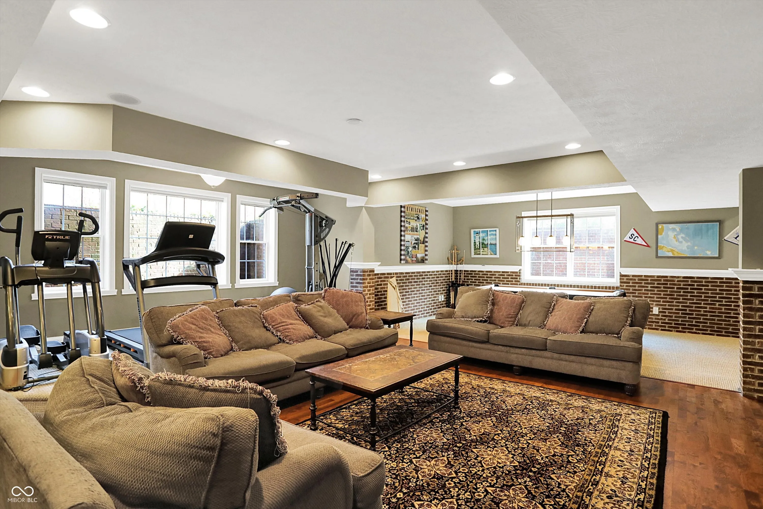 McCordsville, Indiana 46055, United States, 5 Bedrooms Bedrooms, ,4 BathroomsBathrooms,Residential,Pending,85859