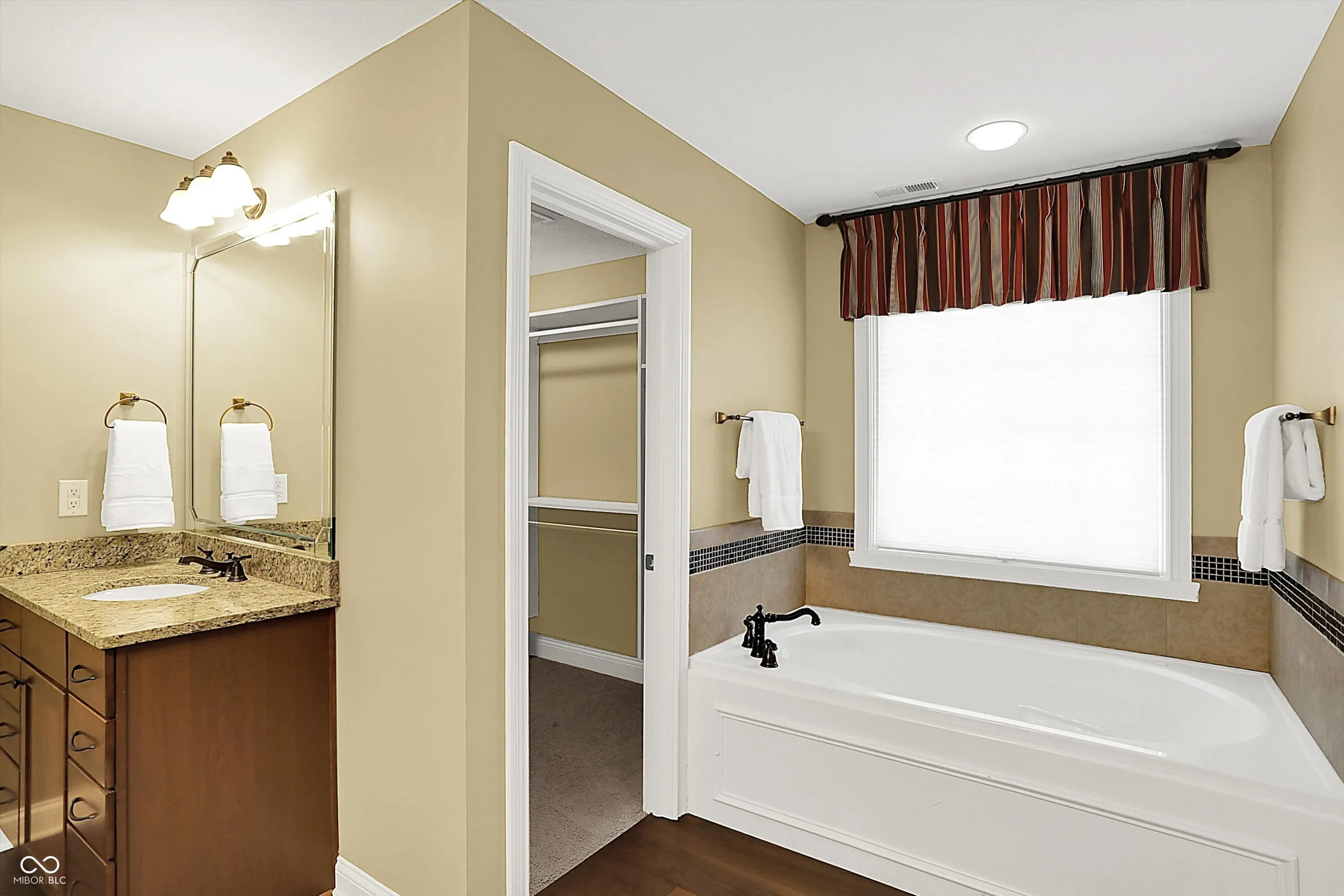 McCordsville, Indiana 46055, United States, 5 Bedrooms Bedrooms, ,4 BathroomsBathrooms,Residential,Pending,85859