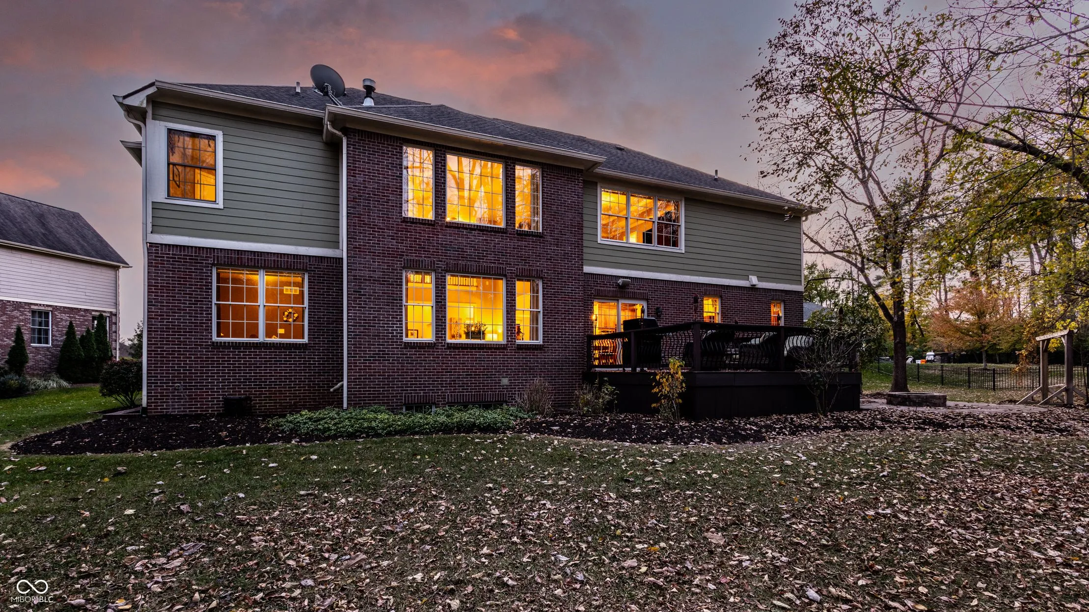 McCordsville, Indiana 46055, United States, 5 Bedrooms Bedrooms, ,4 BathroomsBathrooms,Residential,Pending,85859