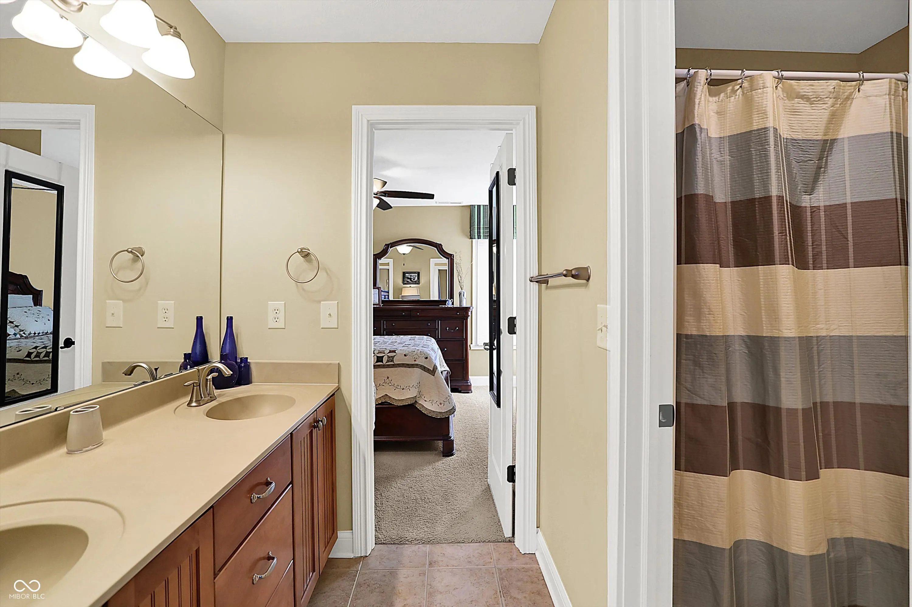 McCordsville, Indiana 46055, United States, 5 Bedrooms Bedrooms, ,4 BathroomsBathrooms,Residential,Pending,85859