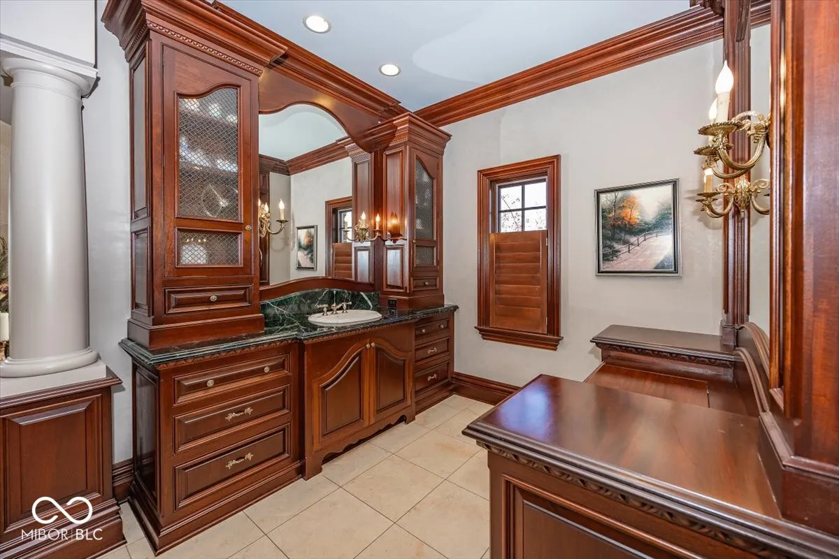 Greenfield, Indiana 46140, United States, 6 Bedrooms Bedrooms, ,8 BathroomsBathrooms,Residential,Pending,31822