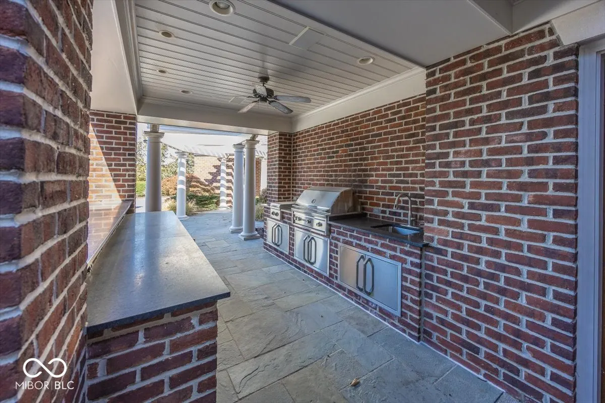 Greenfield, Indiana 46140, United States, 6 Bedrooms Bedrooms, ,8 BathroomsBathrooms,Residential,Pending,31822