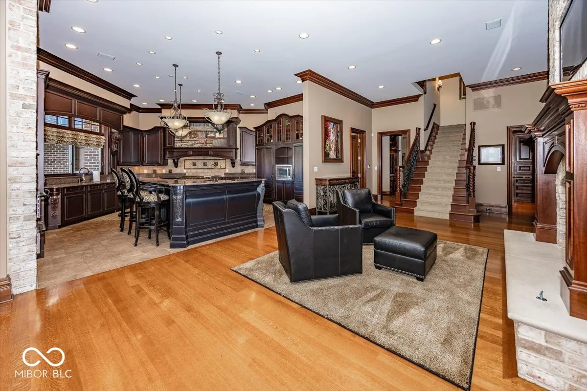 Greenfield, Indiana 46140, United States, 6 Bedrooms Bedrooms, ,8 BathroomsBathrooms,Residential,Pending,31822