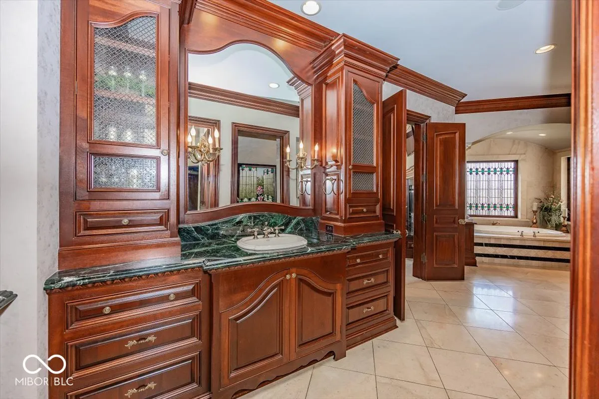 Greenfield, Indiana 46140, United States, 6 Bedrooms Bedrooms, ,8 BathroomsBathrooms,Residential,Pending,31822