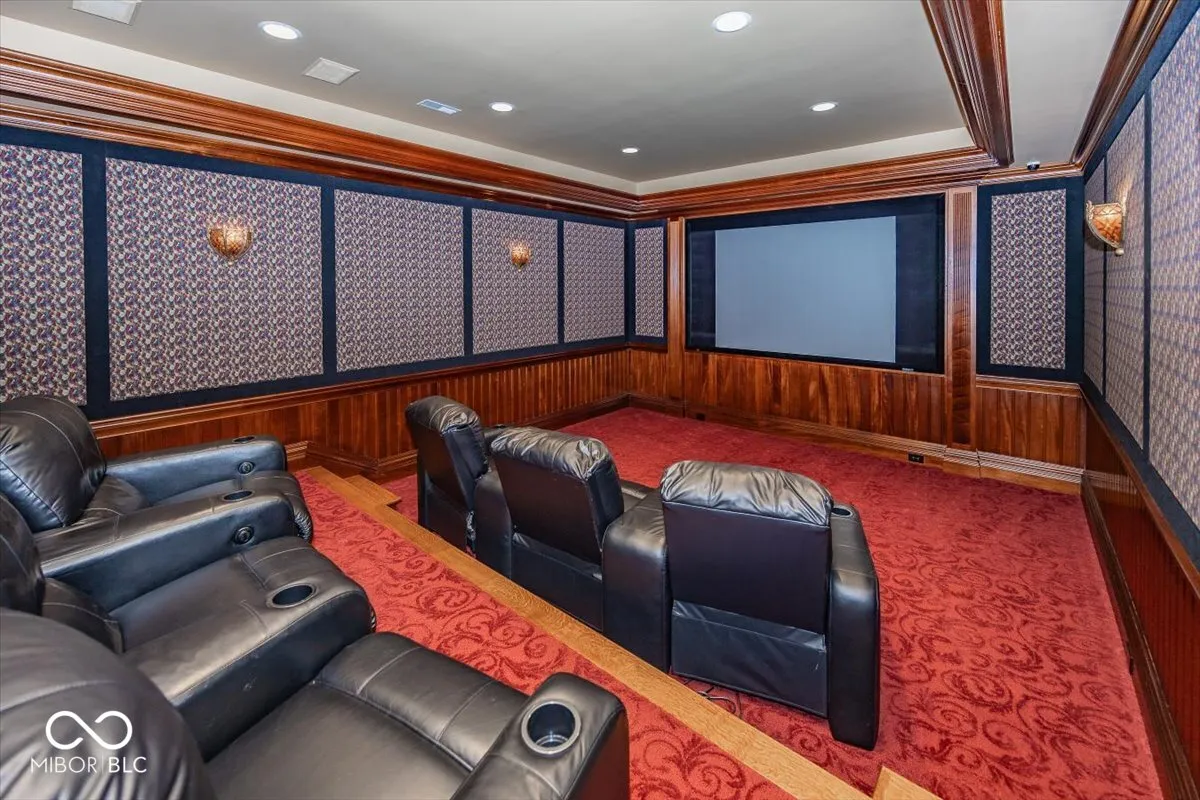 Greenfield, Indiana 46140, United States, 6 Bedrooms Bedrooms, ,8 BathroomsBathrooms,Residential,Pending,31822