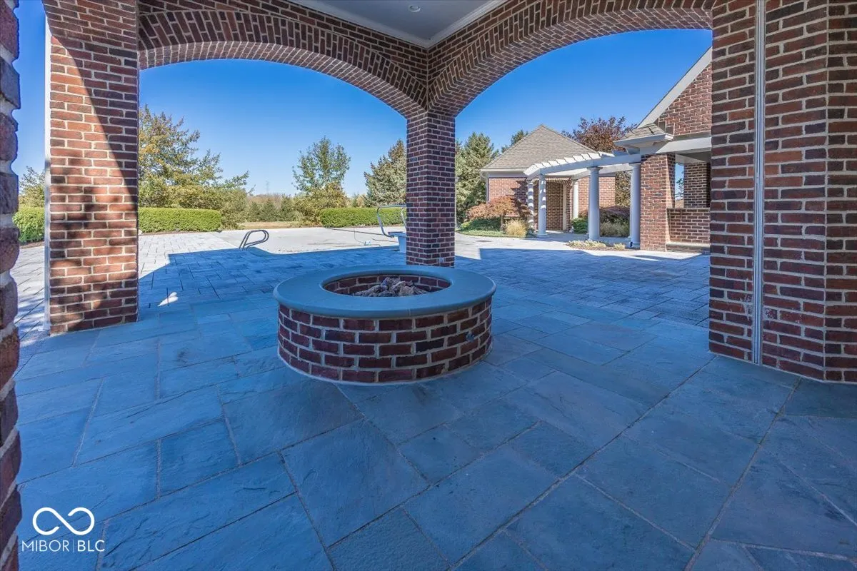 Greenfield, Indiana 46140, United States, 6 Bedrooms Bedrooms, ,8 BathroomsBathrooms,Residential,Pending,31822