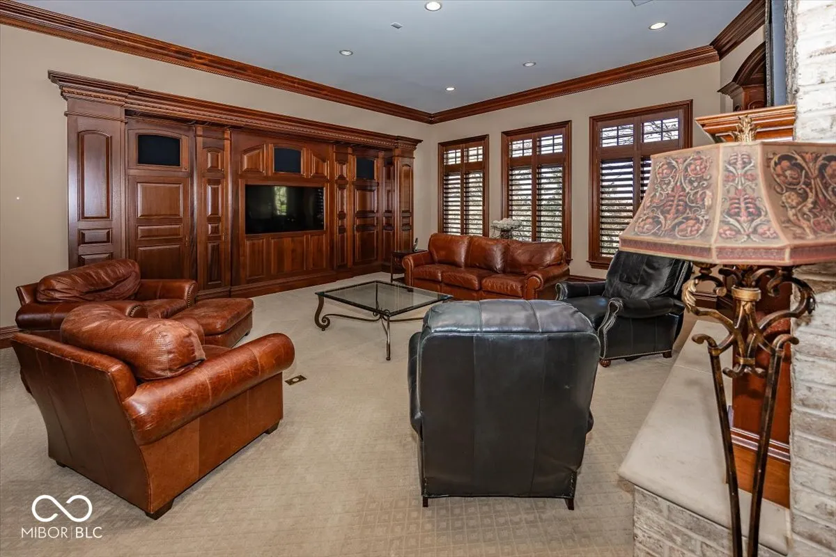 Greenfield, Indiana 46140, United States, 6 Bedrooms Bedrooms, ,8 BathroomsBathrooms,Residential,Pending,31822