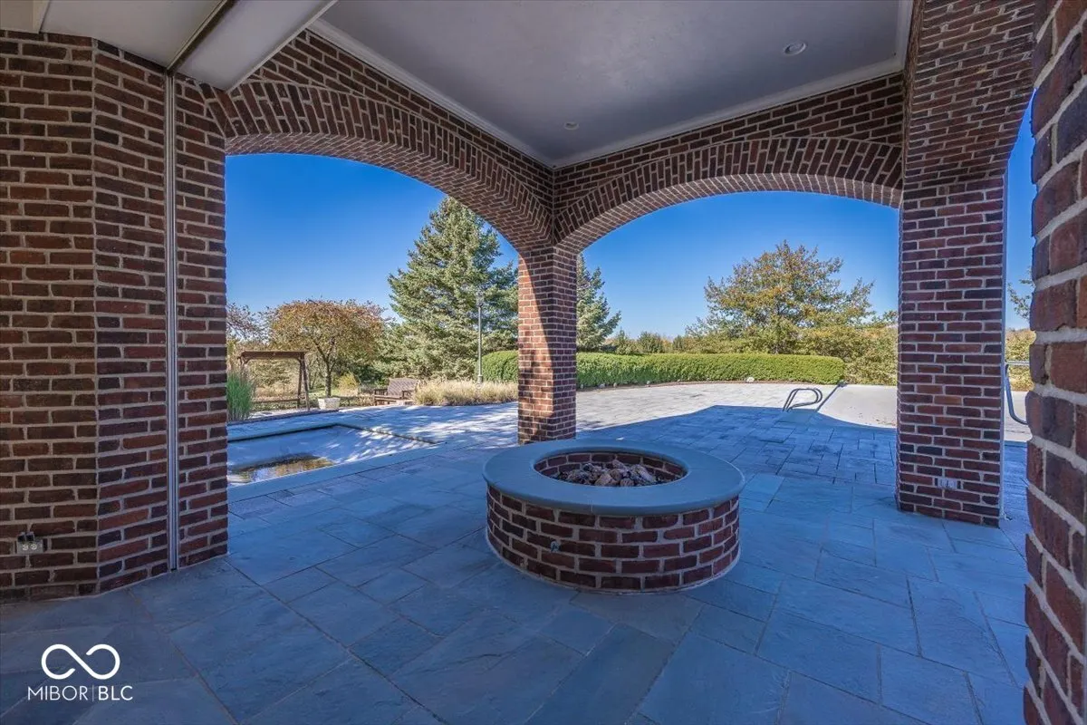 Greenfield, Indiana 46140, United States, 6 Bedrooms Bedrooms, ,8 BathroomsBathrooms,Residential,Pending,31822