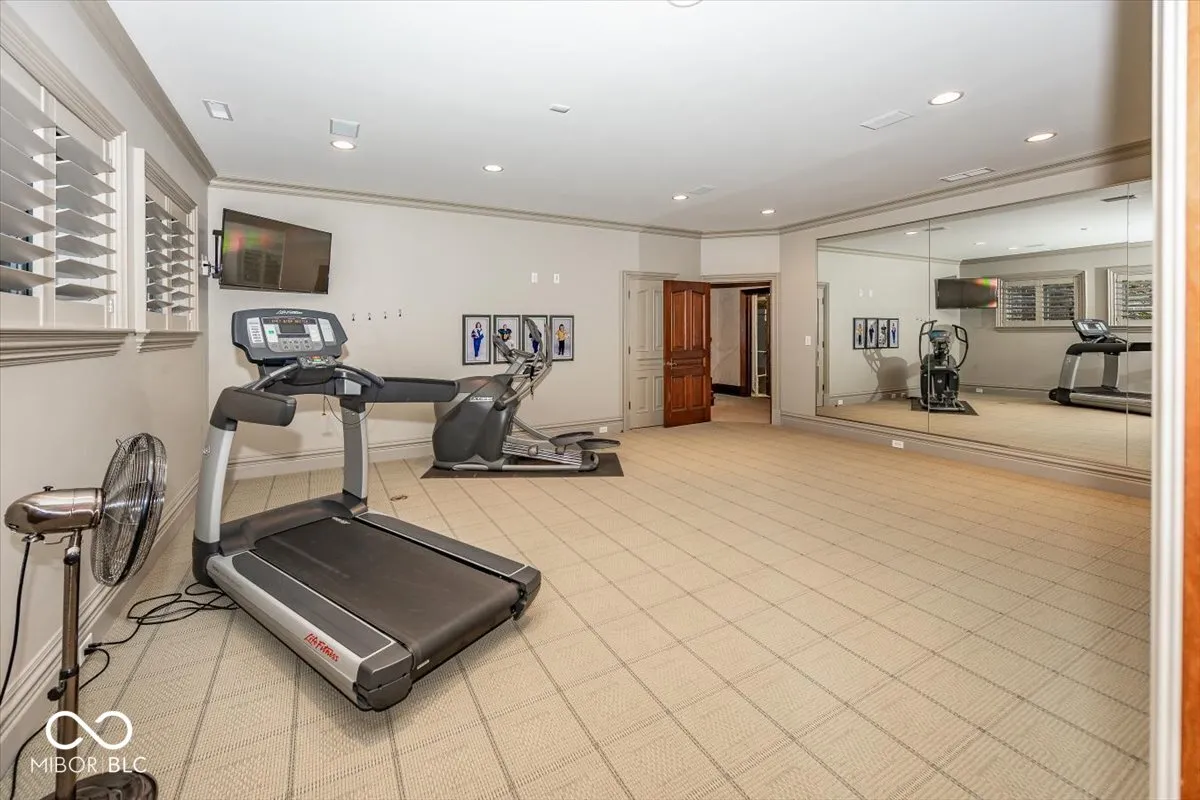 Greenfield, Indiana 46140, United States, 6 Bedrooms Bedrooms, ,8 BathroomsBathrooms,Residential,Pending,31822