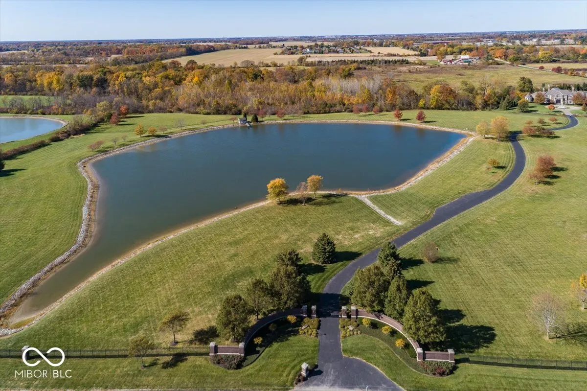 Greenfield, Indiana 46140, United States, 6 Bedrooms Bedrooms, ,8 BathroomsBathrooms,Residential,Pending,31822