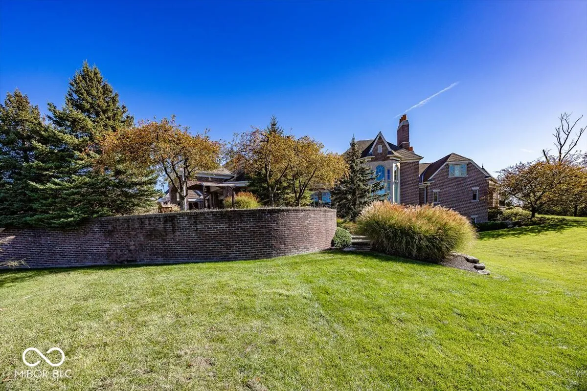 Greenfield, Indiana 46140, United States, 6 Bedrooms Bedrooms, ,8 BathroomsBathrooms,Residential,Pending,31822