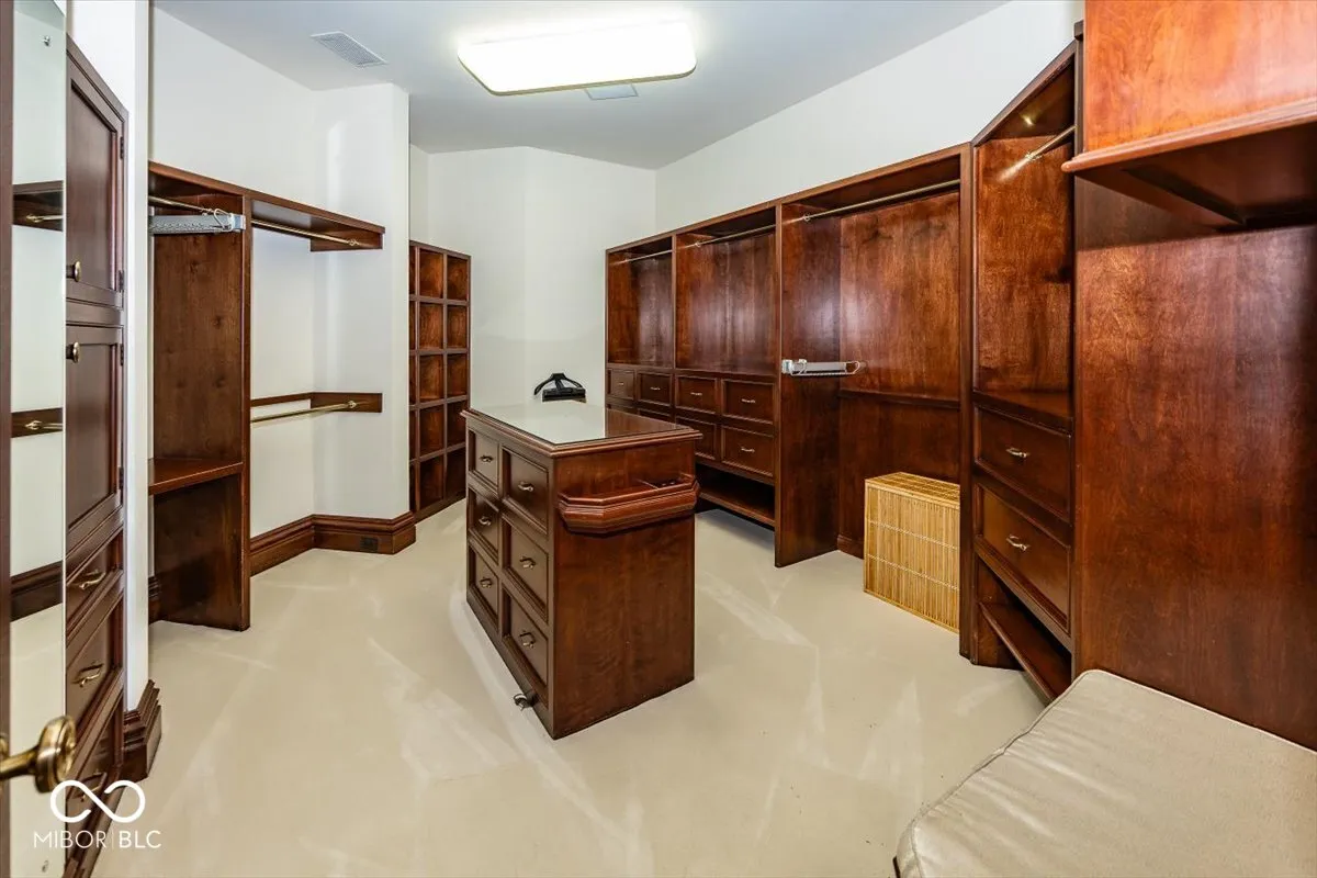 Greenfield, Indiana 46140, United States, 6 Bedrooms Bedrooms, ,8 BathroomsBathrooms,Residential,Pending,31822