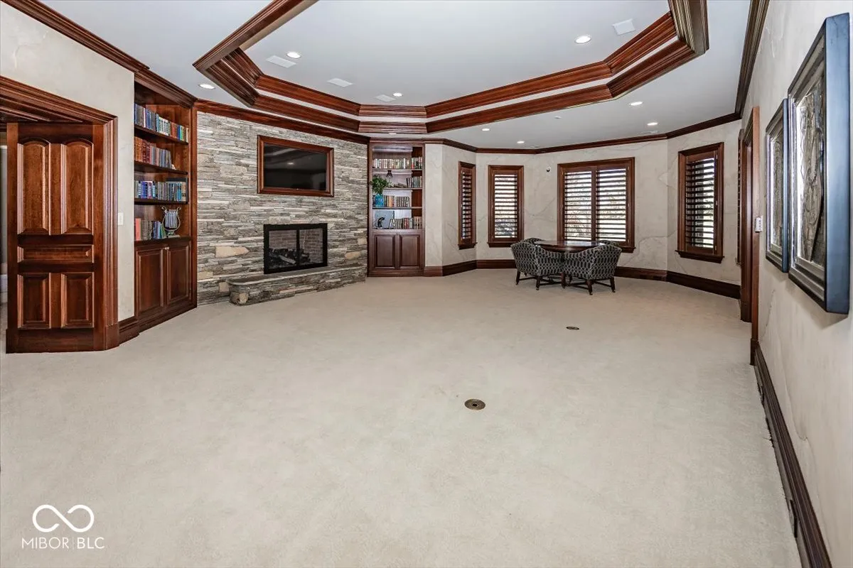 Greenfield, Indiana 46140, United States, 6 Bedrooms Bedrooms, ,8 BathroomsBathrooms,Residential,Pending,31822