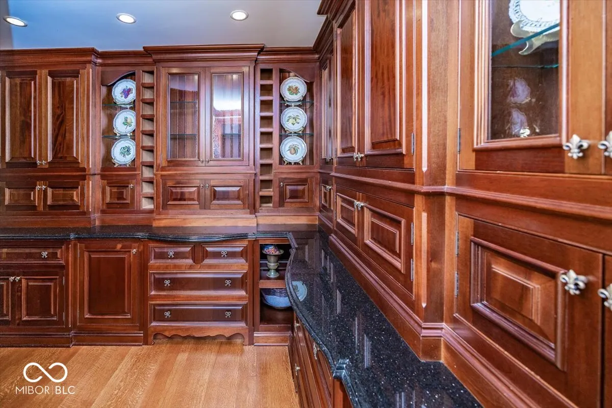 Greenfield, Indiana 46140, United States, 6 Bedrooms Bedrooms, ,8 BathroomsBathrooms,Residential,Pending,31822