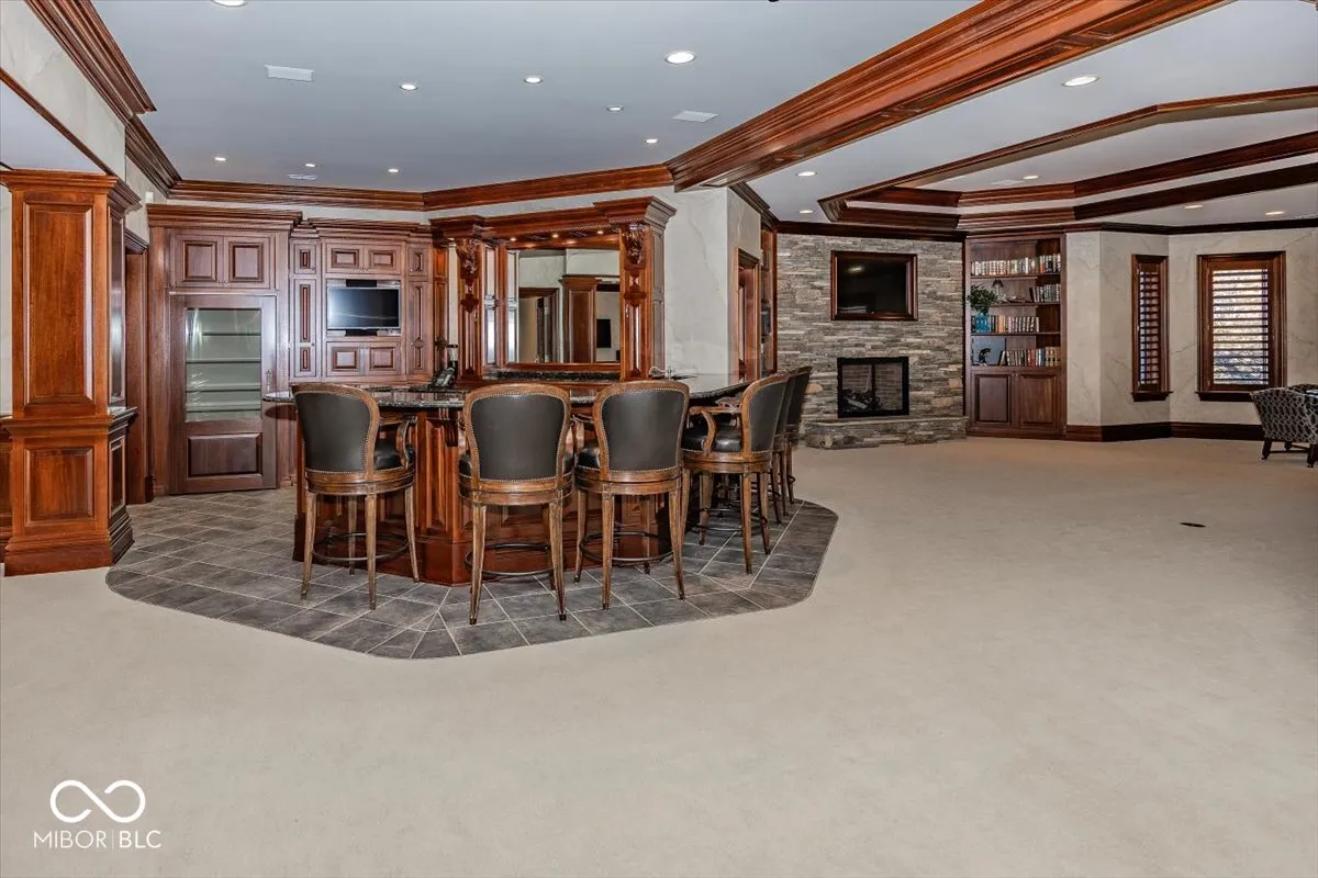 Greenfield, Indiana 46140, United States, 6 Bedrooms Bedrooms, ,8 BathroomsBathrooms,Residential,Pending,31822