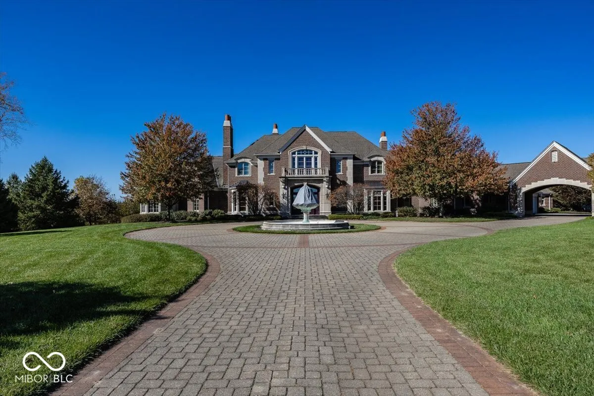 Greenfield, Indiana 46140, United States, 6 Bedrooms Bedrooms, ,8 BathroomsBathrooms,Residential,Pending,31822